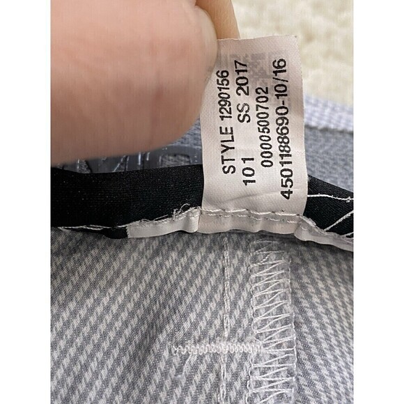 Under Armour Shorts Men’s Size 38 Chino Lightweight Gray Golf Pattern - Picture 6 of 6